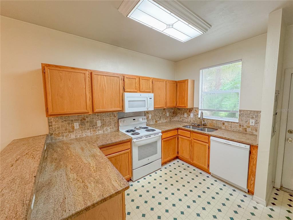 4415 Southwest 34th Street, Unit 508 Gainesville, FL 32608 - Photo 9 of 23