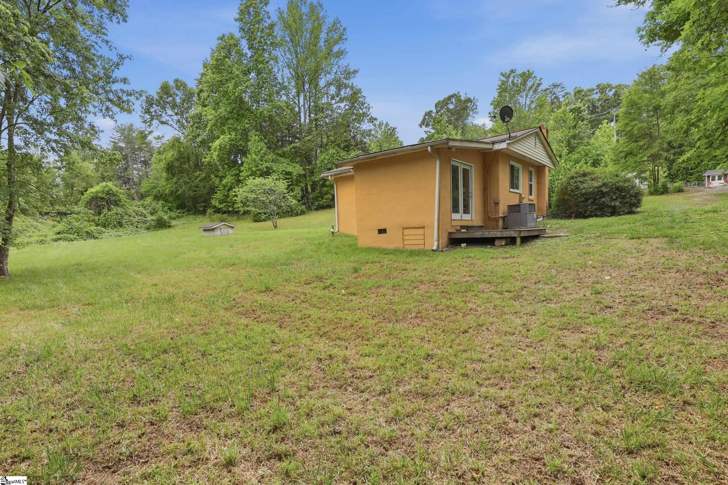 231 State Rd S-42-2985 Landrum, SC 29356 - Photo 22 of 30