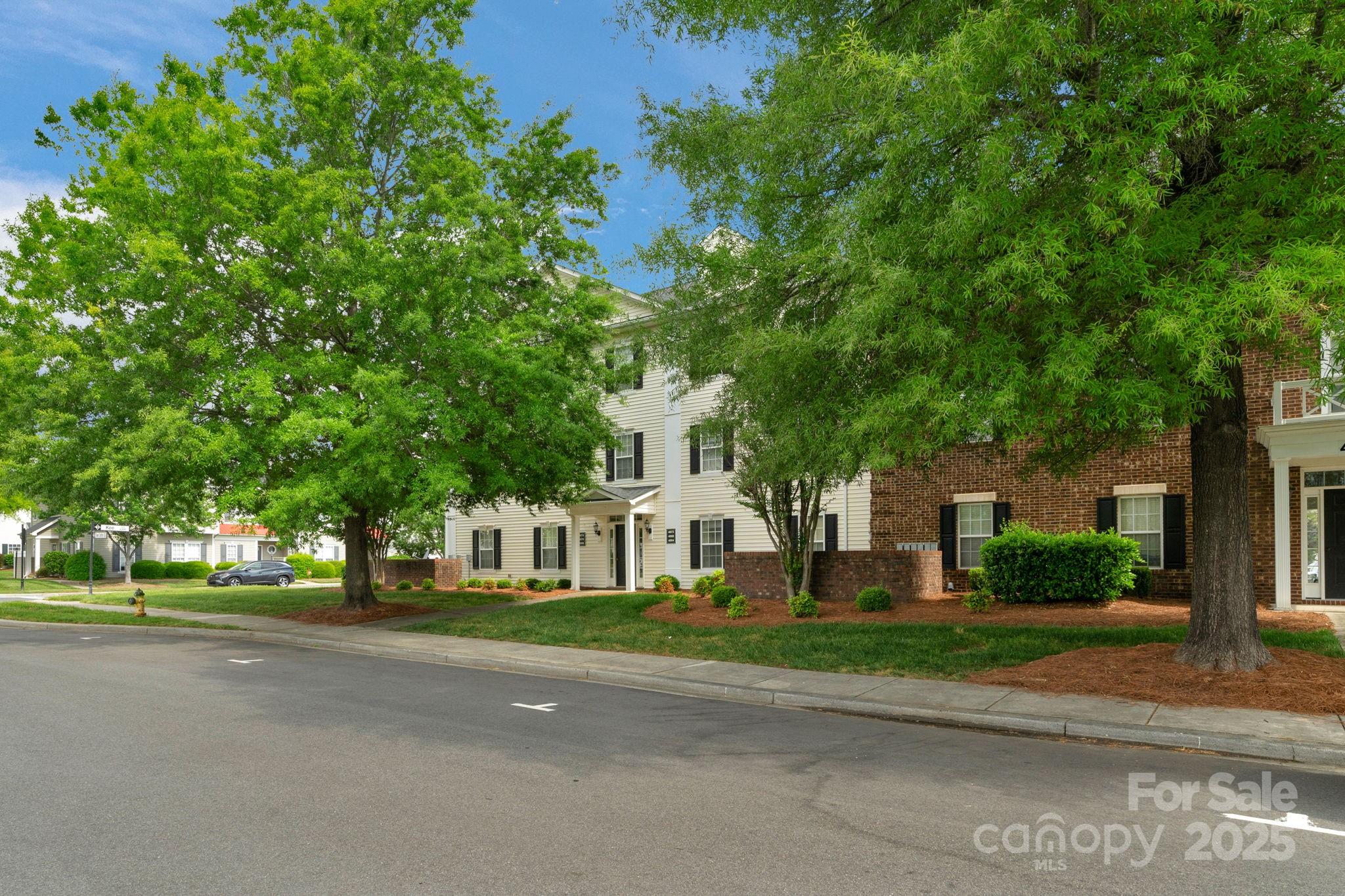 4072 Town Center Road Harrisburg, NC 28075 - Photo 5 of 48 Gallery Image 5
