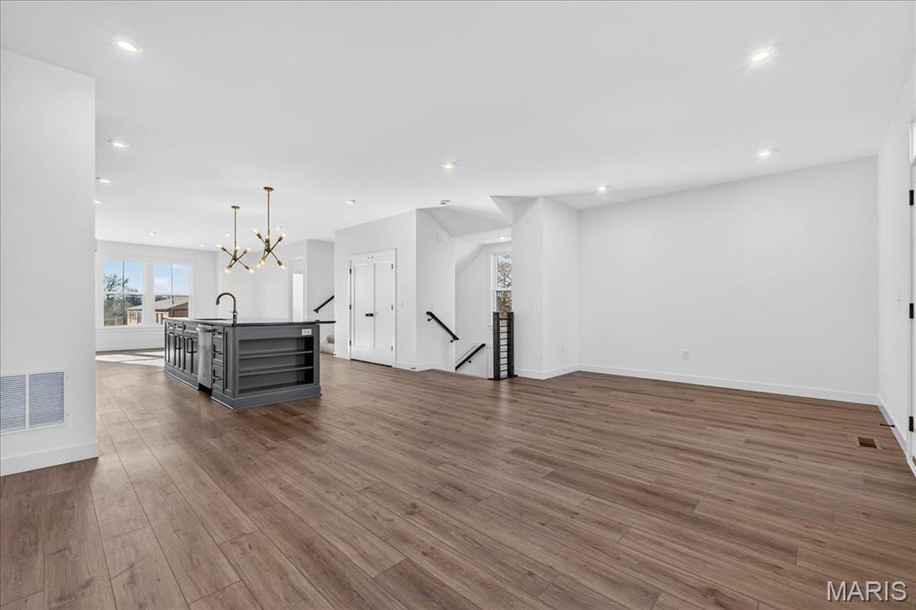 8979 Eager Road Richmond Heights, MO 63144 - Photo 11 of 35