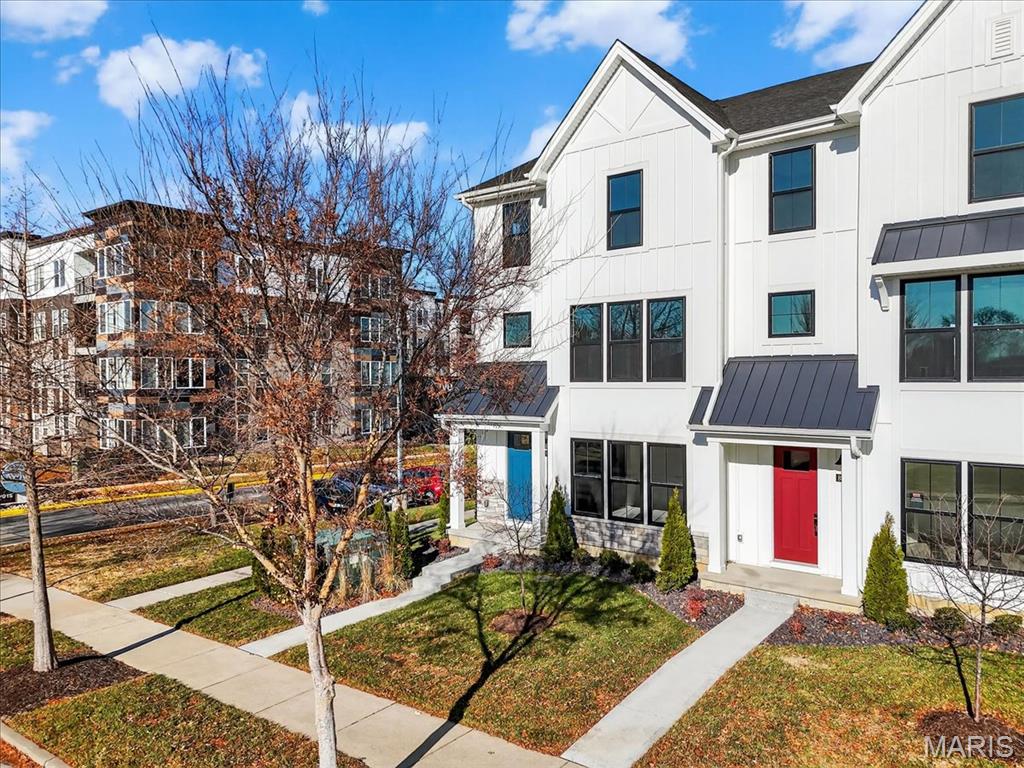 8979 Eager Road Richmond Heights, MO 63144 - Photo 2 of 35