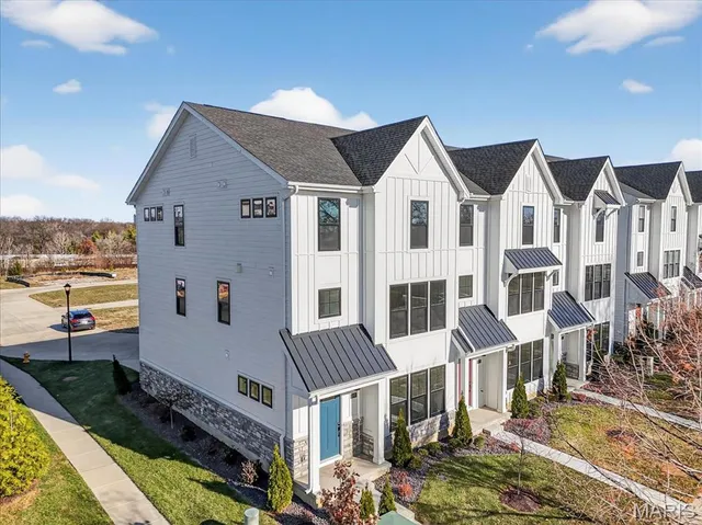 $624,900 | 8979 Eager Road, Richmond Heights, MO 63144