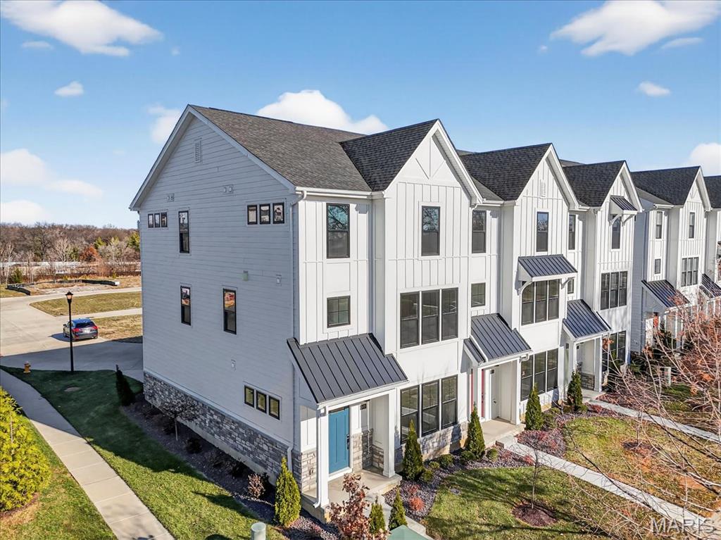 8979 Eager Road Richmond Heights, MO 63144 - Photo 3 of 35