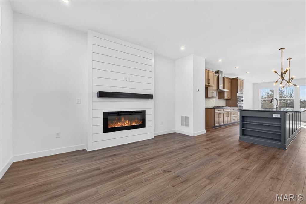 8979 Eager Road Richmond Heights, MO 63144 - Photo 10 of 35