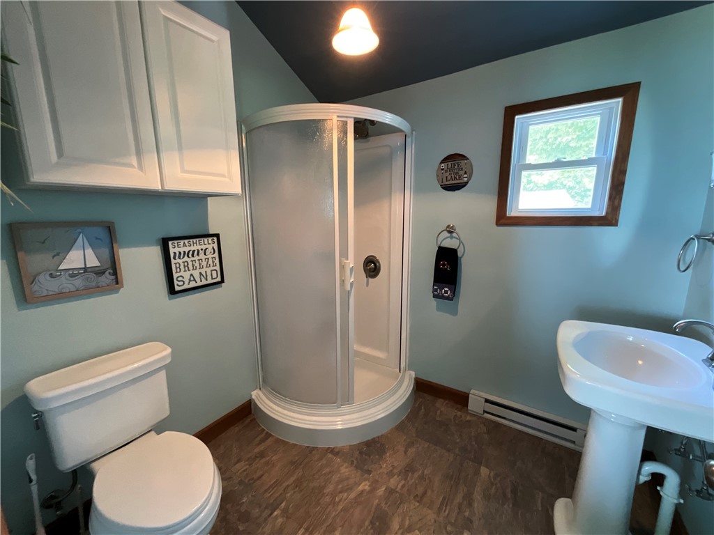 13283 Lakeside Park Road Carlton, NY 14571 - Photo 9 of 15 Full bathroom.