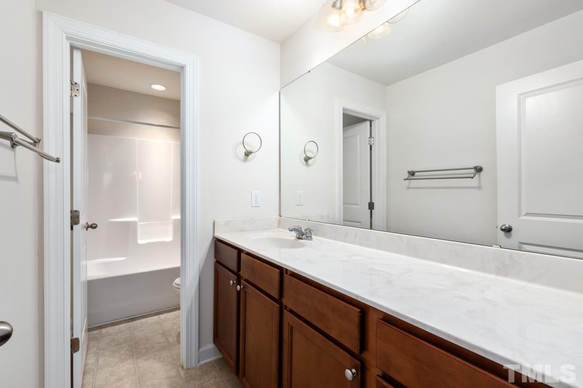 2406 Pecan Ridge Way Apex, NC 27502 - Photo 16 of 24 Gallery Image 16