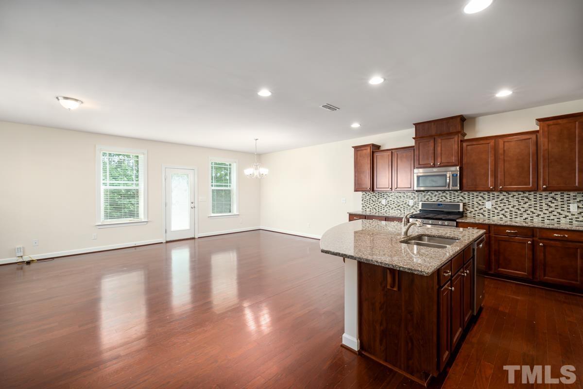 2406 Pecan Ridge Way Apex, NC 27502 - Photo 9 of 24 Gallery Image 9