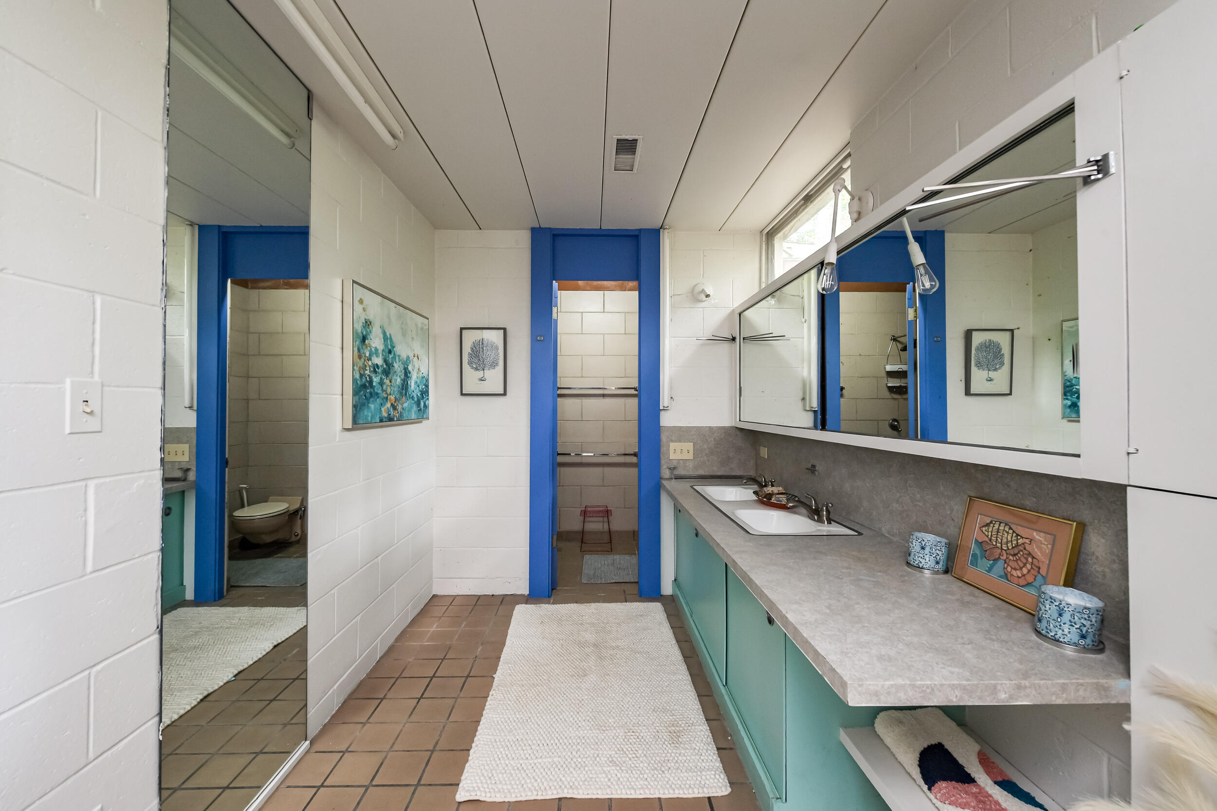 4075 North Delhi Road Ann Arbor, MI 48103 - Photo 26 of 50 delhi bathroom down