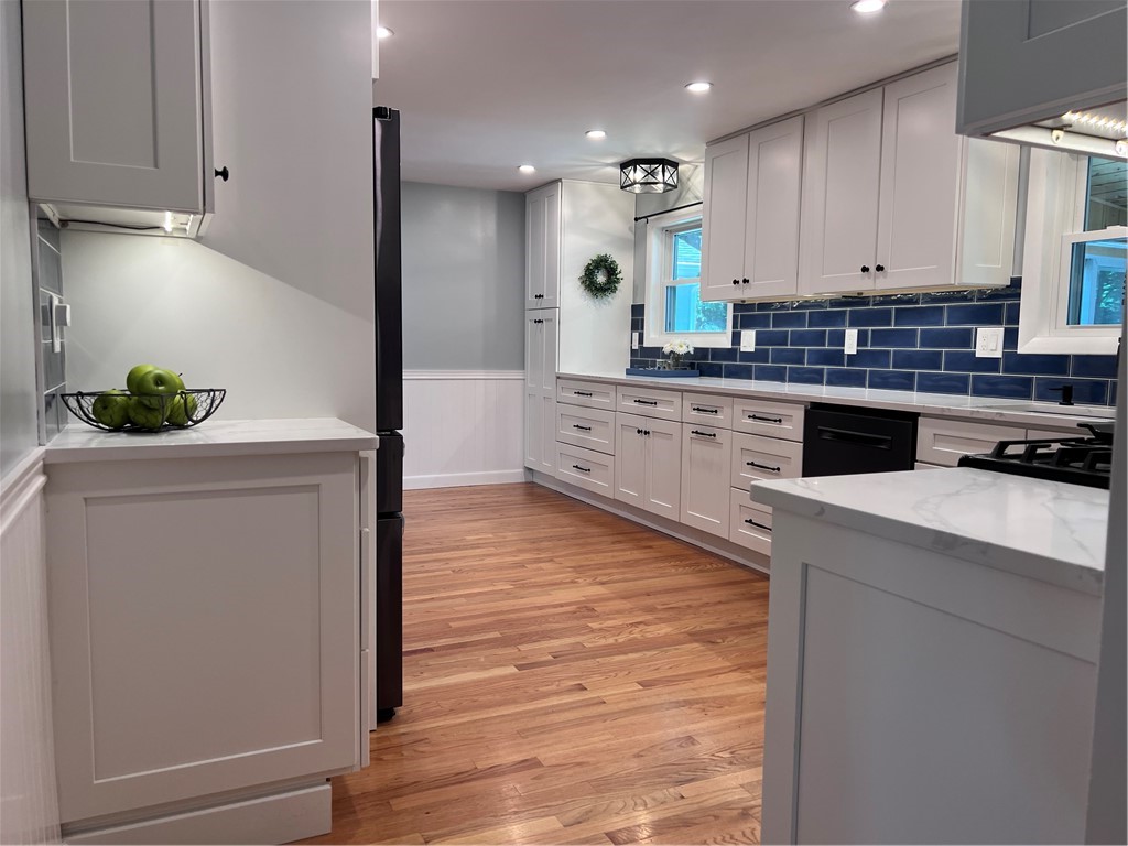 190 Brookhaven Road North Kingstown, RI 02852 - Photo 17 of 39