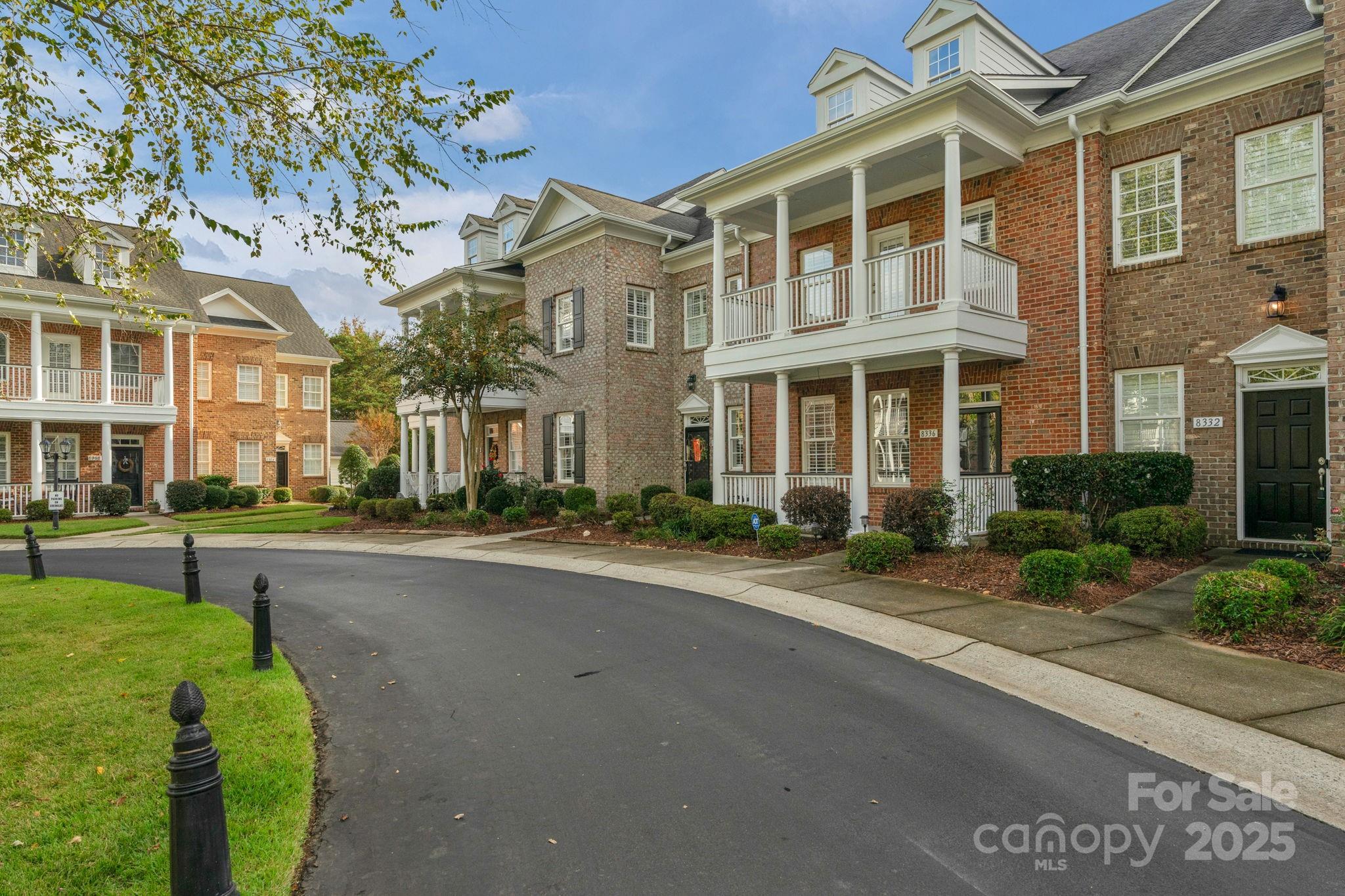 8336 Indigo Row Charlotte, NC 28277 - Photo 4 of 47