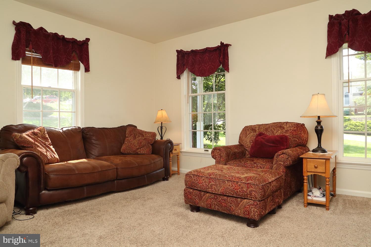 671 Ridgeview Drive Ephrata, PA 17522 - Photo 3 of 27