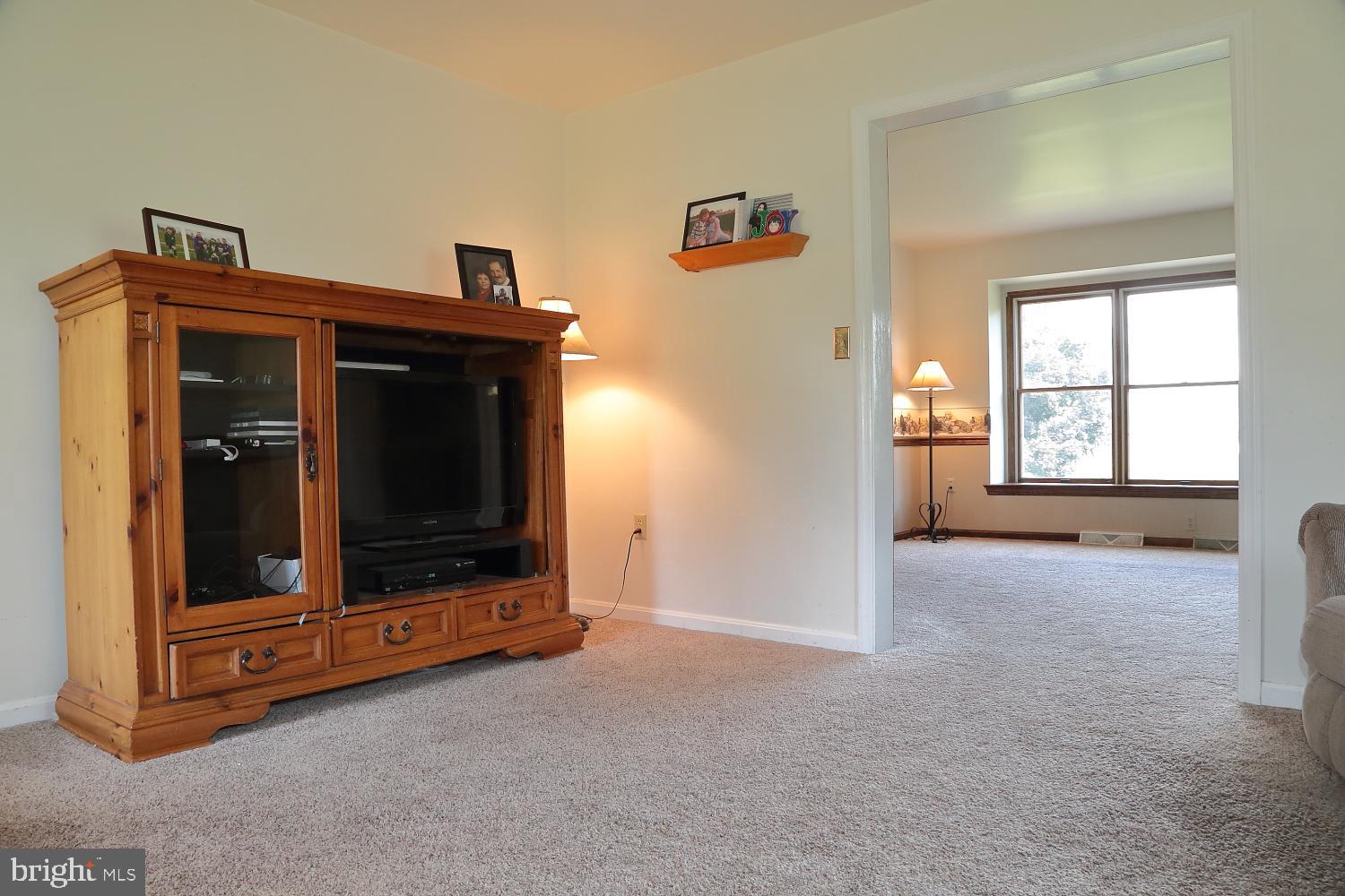 671 Ridgeview Drive Ephrata, PA 17522 - Photo 4 of 27