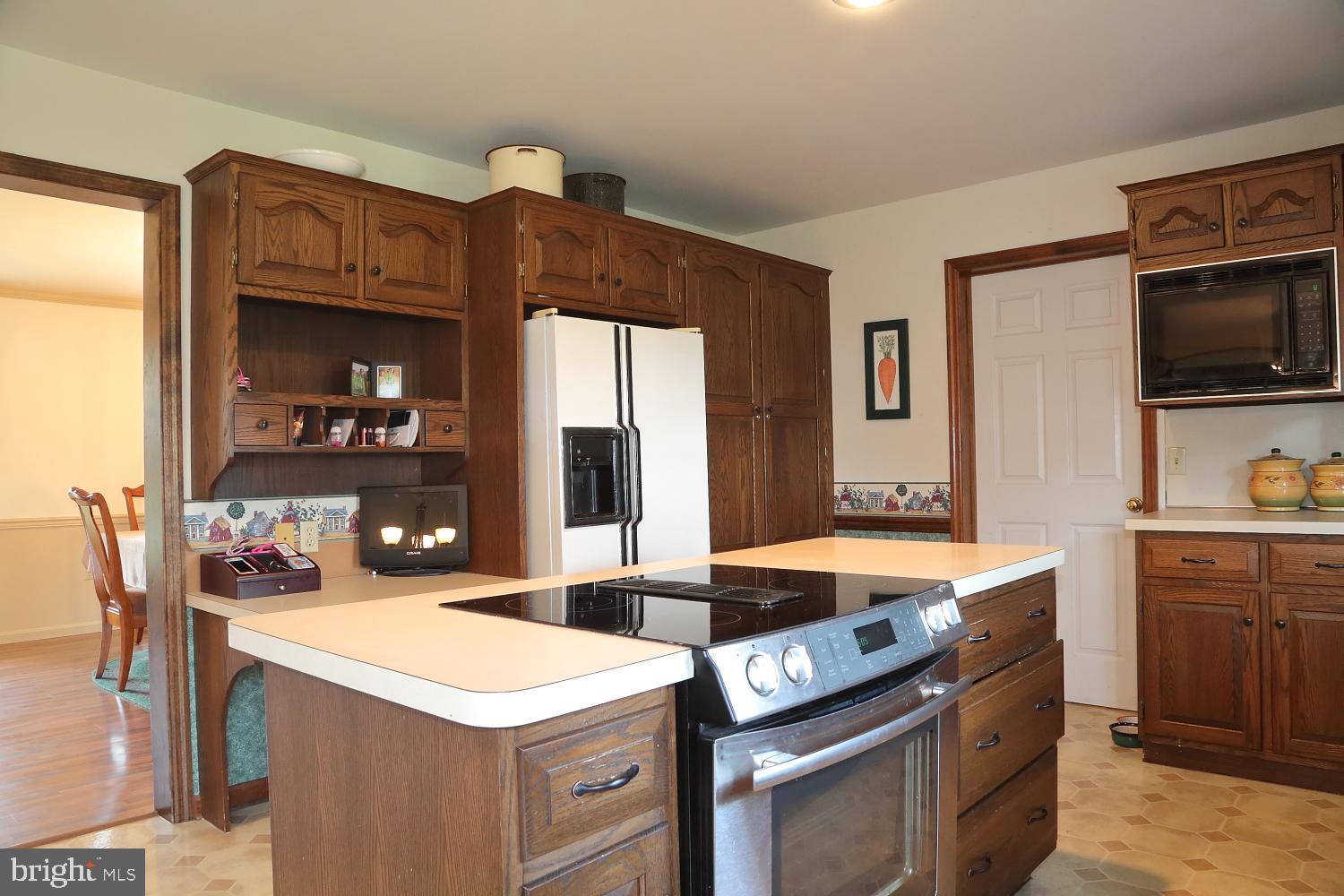 671 Ridgeview Drive Ephrata, PA 17522 - Photo 8 of 27
