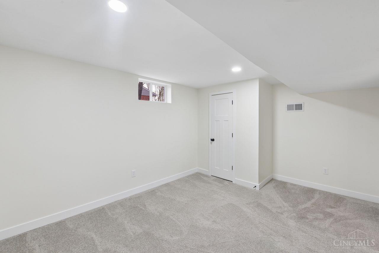 357 Meadowcrest Road Cincinnati, OH 45231 - Photo 44 of 61