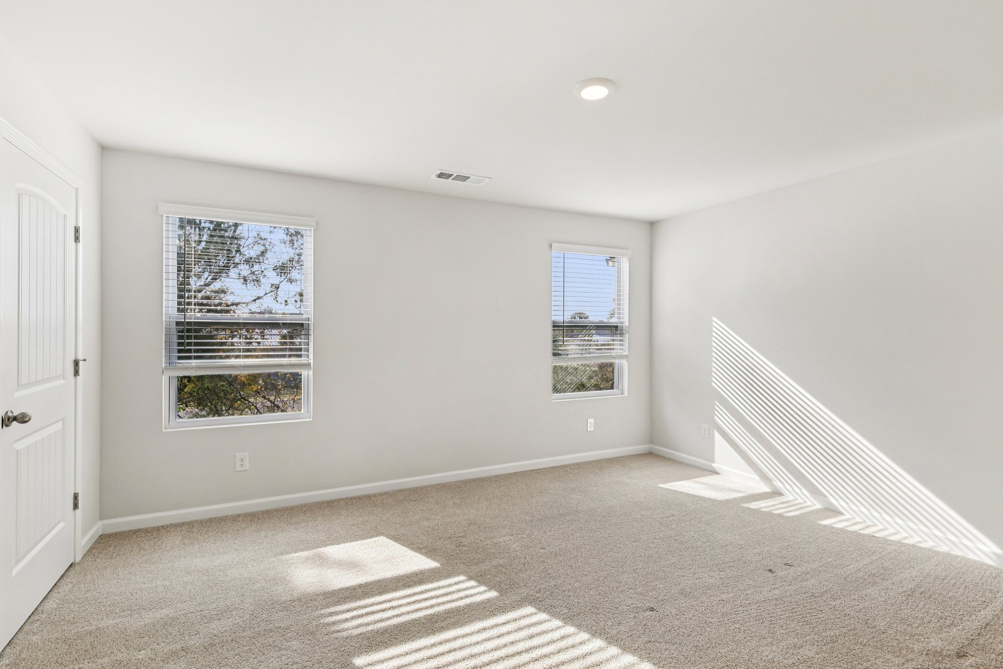 160 Cecil Road Lebanon, TN 37087 - Photo 13 of 23 a view of an empty room with a window