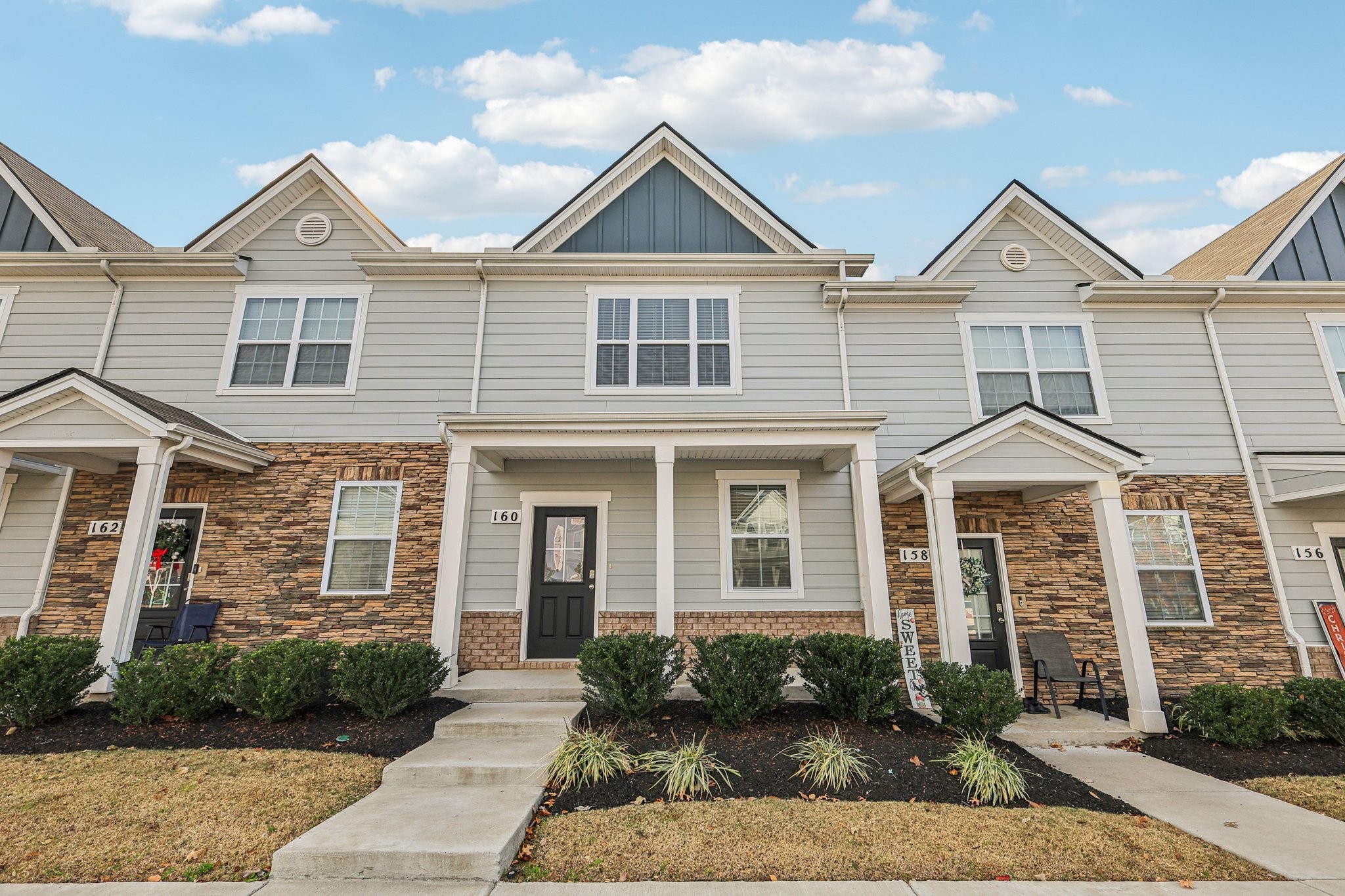 160 Cecil Road Lebanon, TN 37087 - Photo 2 of 23 a front view of a house with garden