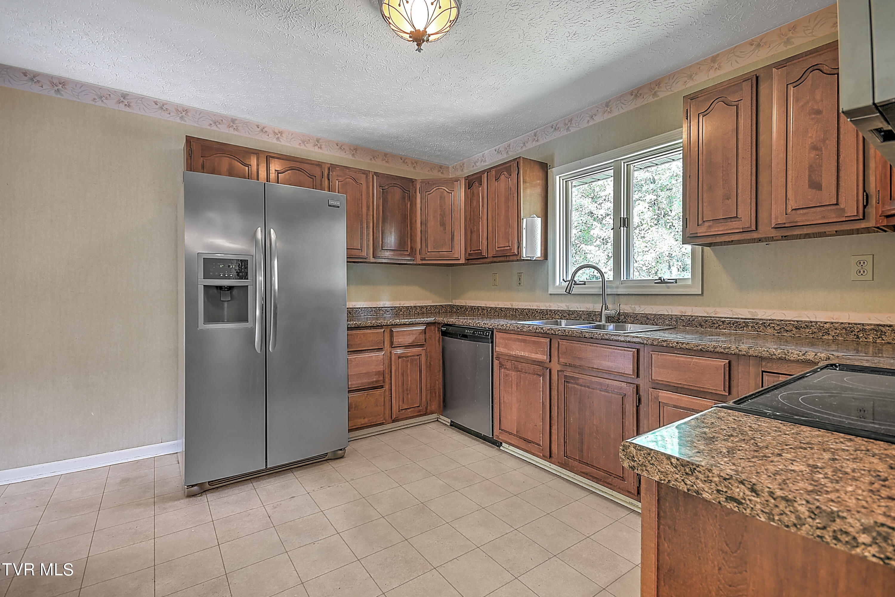 365 Rodefer Hollow Road Blountville, TN 37617 - Photo 11 of 38 365 Rodfer Holllow GN-32