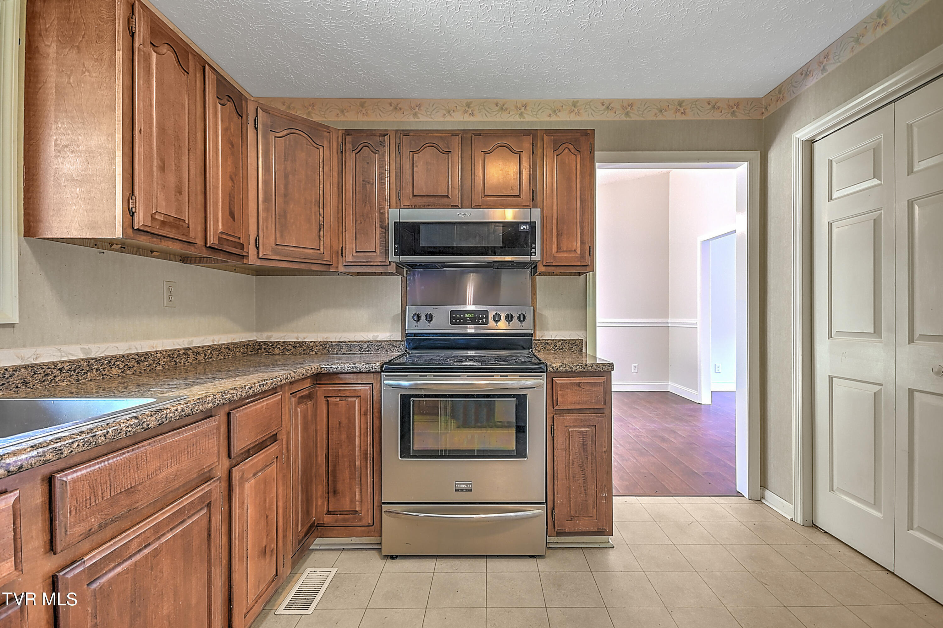 365 Rodefer Hollow Road Blountville, TN 37617 - Photo 10 of 38 365 Rodfer Holllow GN-33