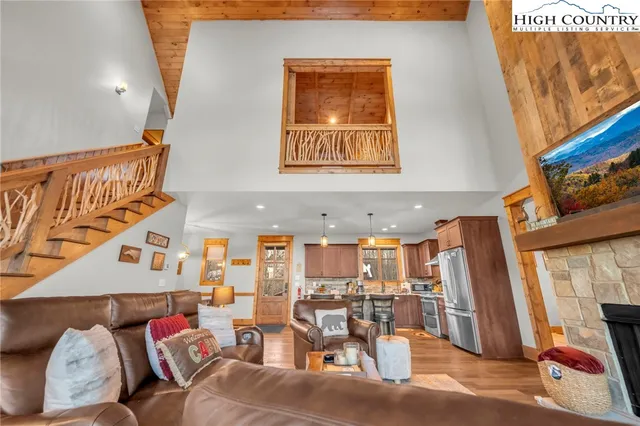 $1,399,900 | 256 High Country Overlook Overlook, Unit OVERLOOK, Banner Elk, NC 28604