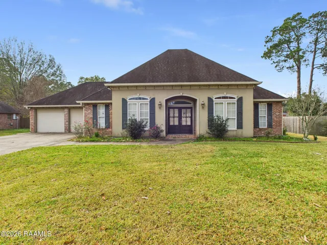 $350,000 | 512 East Villien Avenue, Abbeville, LA 70510