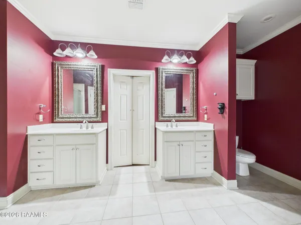 $340,000 | 512 East Villien Avenue, Abbeville, LA 70510