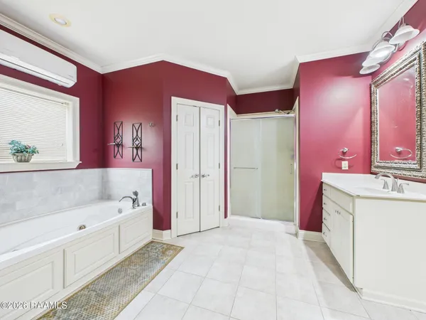 $340,000 | 512 East Villien Avenue, Abbeville, LA 70510