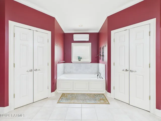 $340,000 | 512 East Villien Avenue, Abbeville, LA 70510