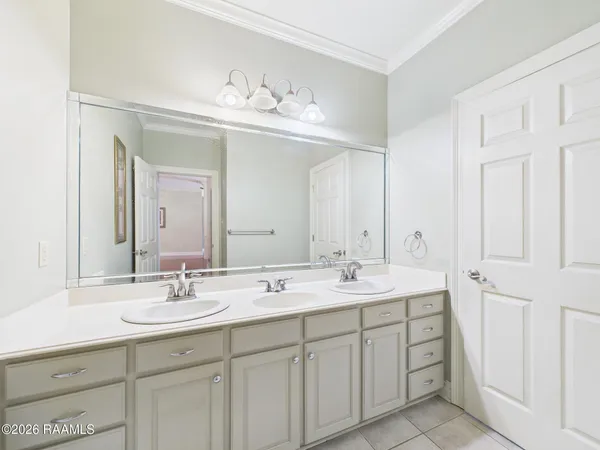 $340,000 | 512 East Villien Avenue, Abbeville, LA 70510