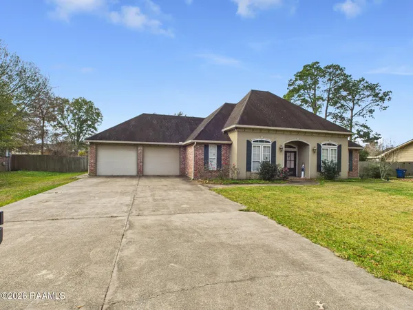 $340,000 | 512 East Villien Avenue, Abbeville, LA 70510