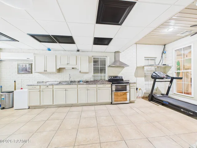 $340,000 | 512 East Villien Avenue, Abbeville, LA 70510