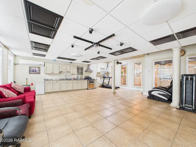 $340,000 | 512 East Villien Avenue, Abbeville, LA 70510