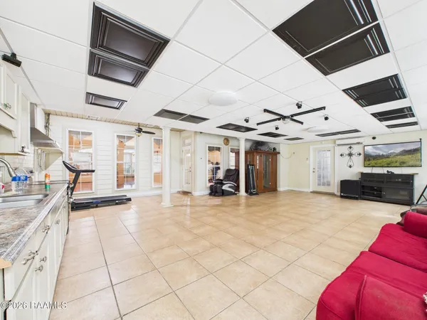 $340,000 | 512 East Villien Avenue, Abbeville, LA 70510