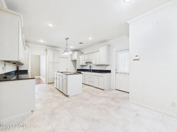 $340,000 | 512 East Villien Avenue, Abbeville, LA 70510