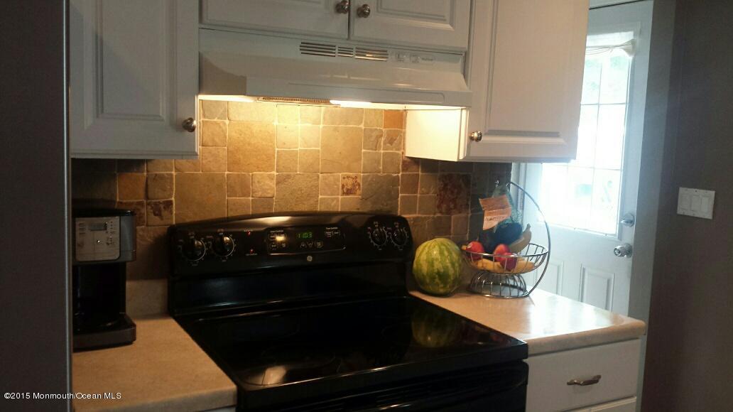 74 Walling Terrace Keyport, NJ 07735 - Photo 3 of 21 74walling2