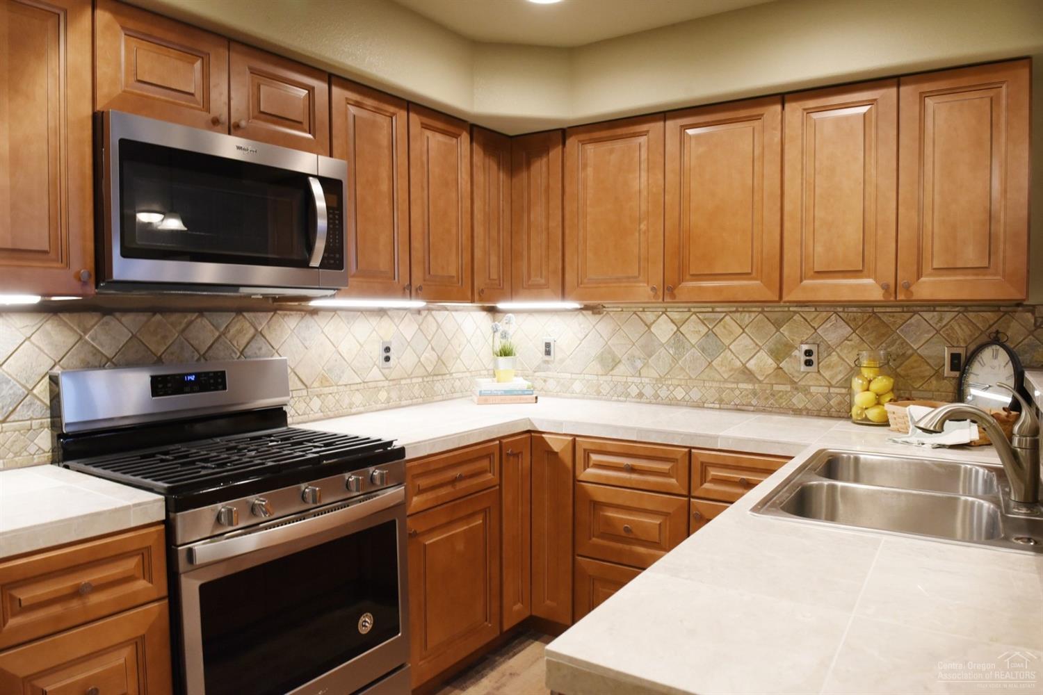 413 Northwest 25th Street Redmond, OR 97756 - Photo 5 of 24 Additional Photo