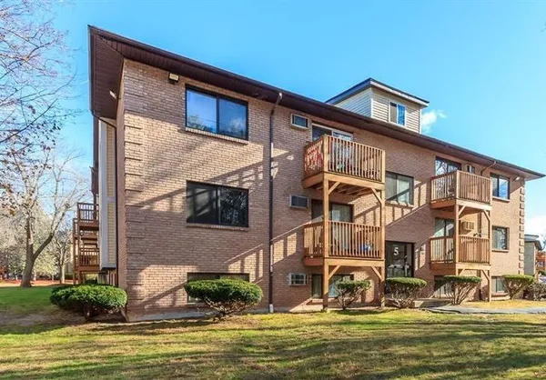 $1,950 | 5 Lancelot Court, Unit 5, Salem, NH 03079