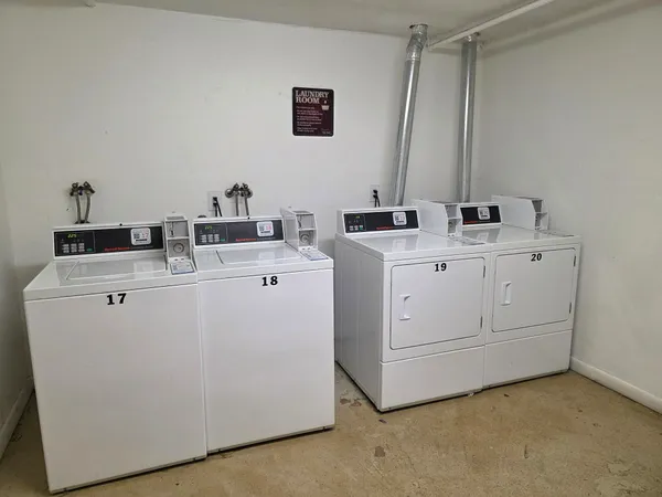 $1,950 | 5 Lancelot Court, Unit 5, Salem, NH 03079