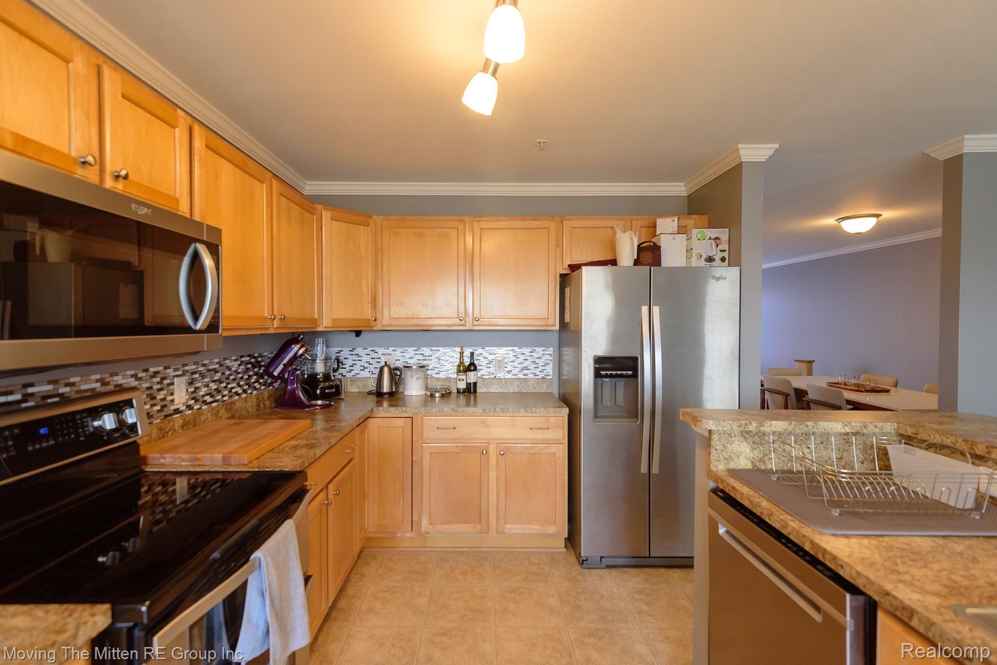 50139 Harding Street Canton, MI 48188 - Photo 9 of 40 MTM_50139_harding-23.jpg