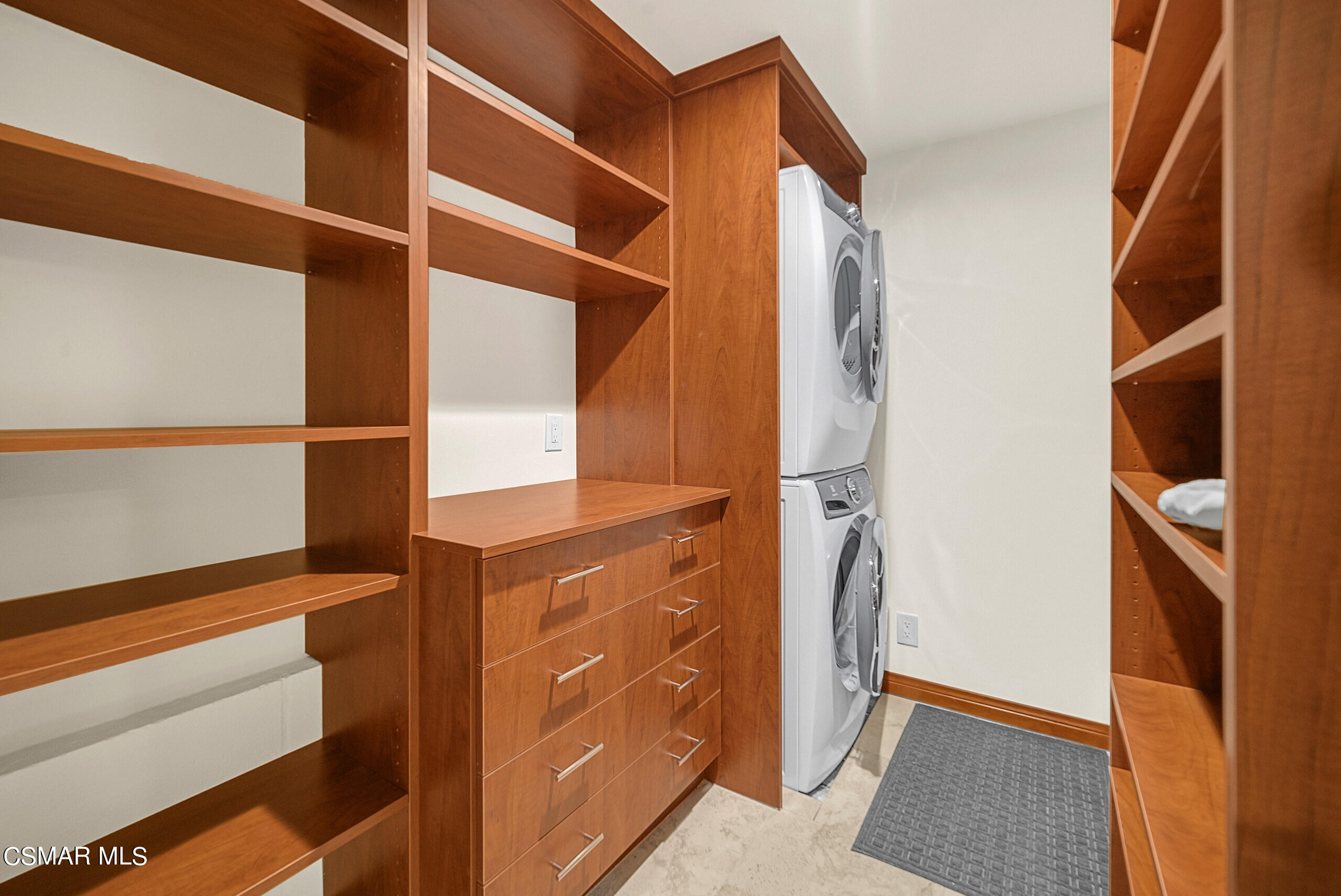 11875 Pradera Road Camarillo, CA 93012 - Photo 44 of 58 a view of walk in closet