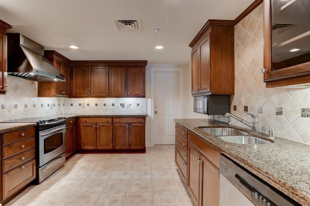 914 Main Street, Unit 1111 Houston, TX 77002 - Photo 5 of 22