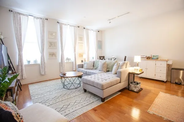 $3,200 | 59 Cooper Street, Unit 4B, Boston, MA 02113