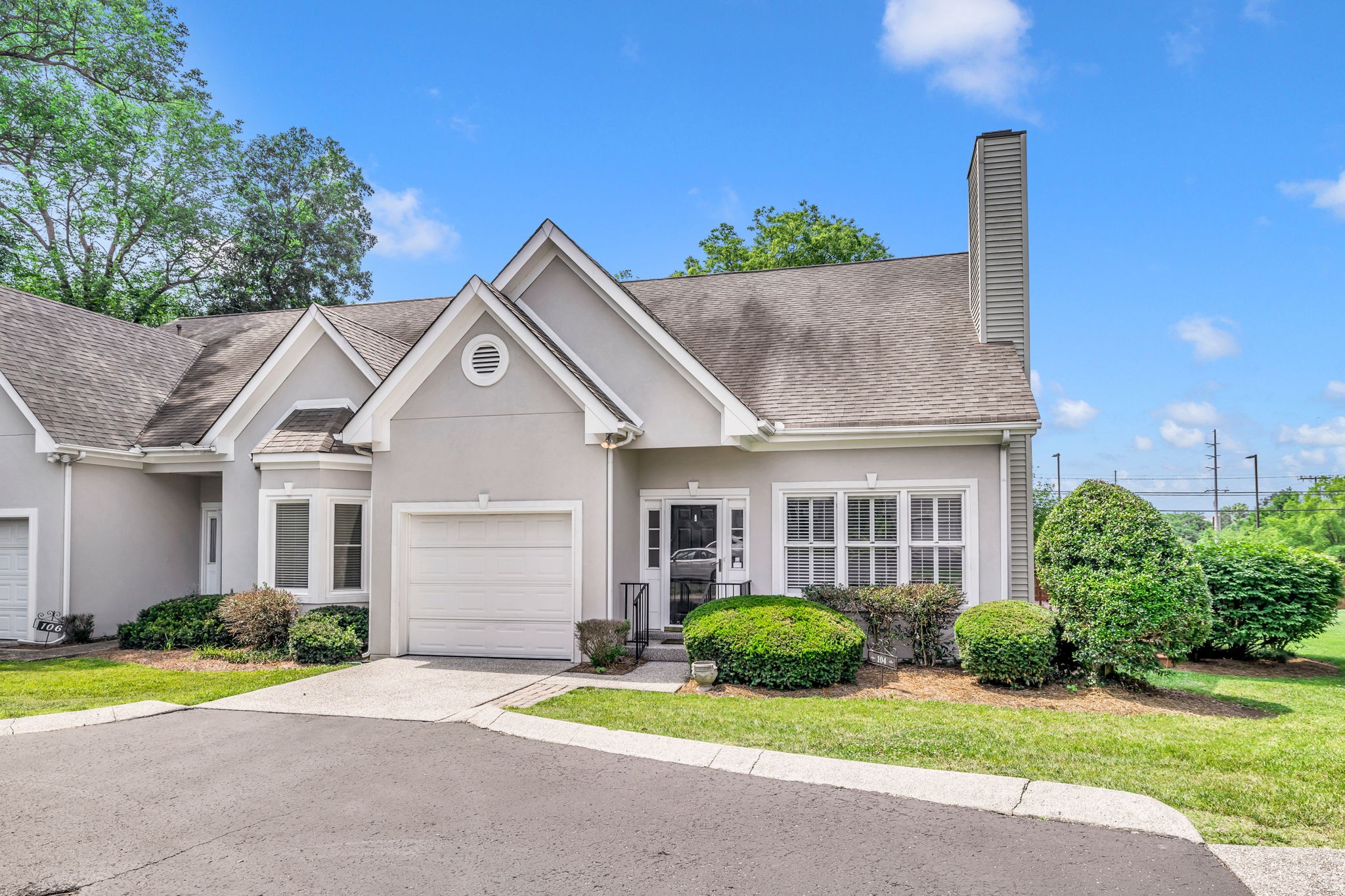 104 Hicks Road Nashville, TN 37221 - Photo 5 of 41 a view of outdoor space yard and front view of a house