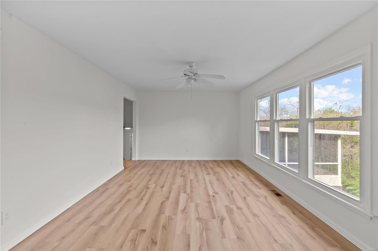 1953 Rieth Terrace St. Louis, MO 63122 - Photo 3 of 19 Gallery Image 3