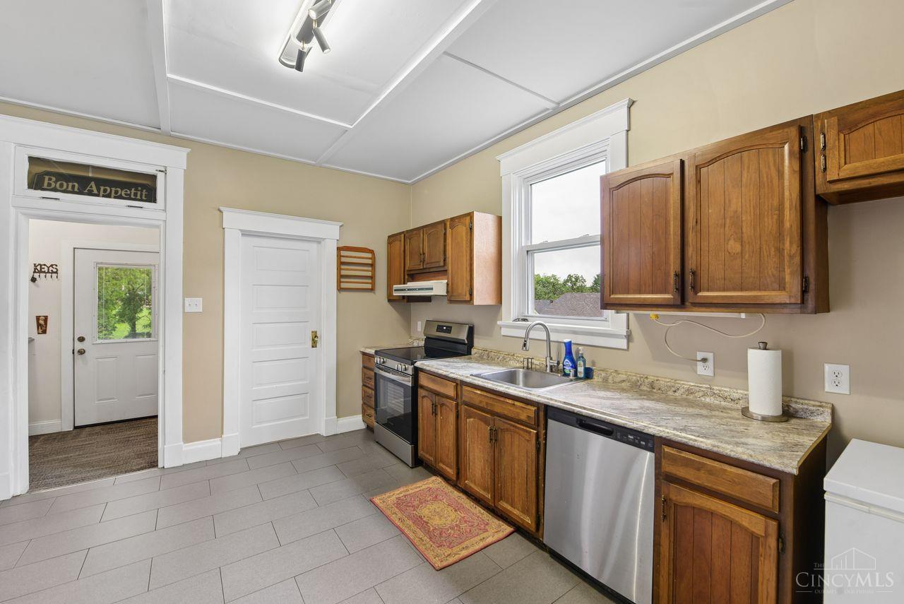 4375 North Bend Road Cincinnati, OH 45211 - Photo 11 of 28