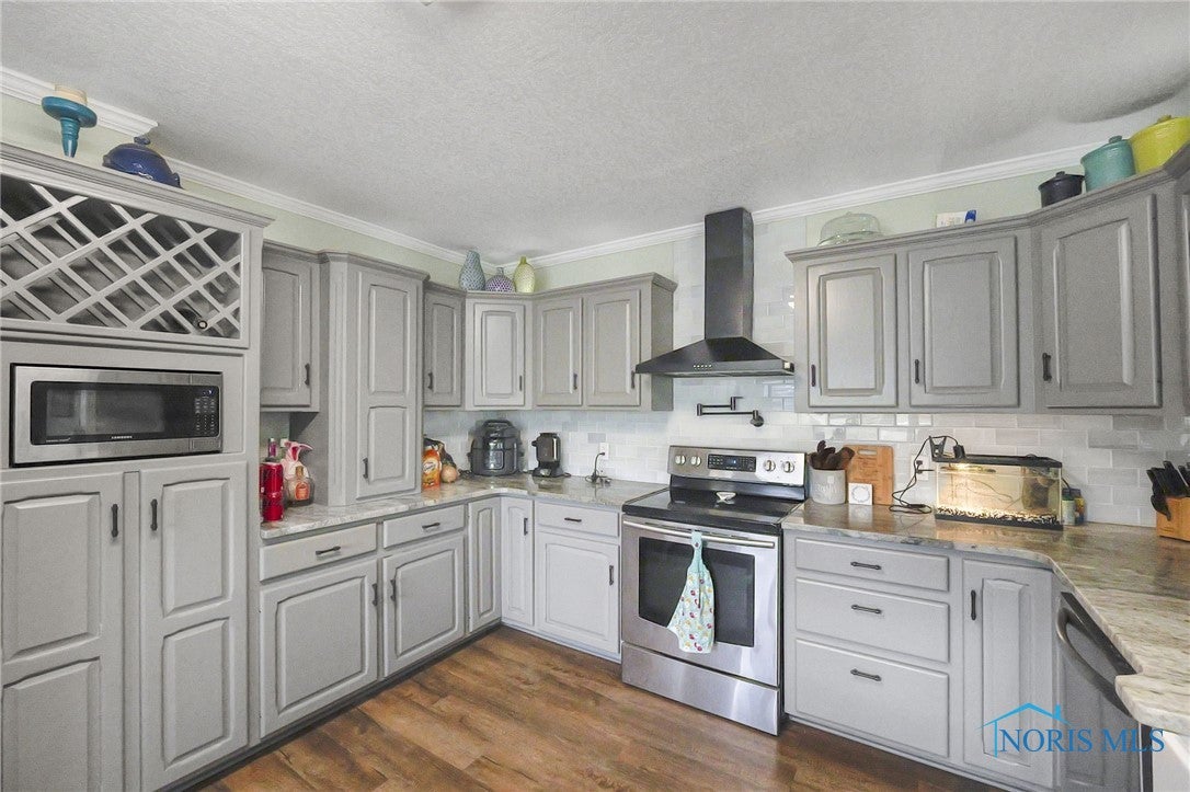 220 South Cousino Road Oregon, OH 43616 - Photo 14 of 46 Gallery Image 14