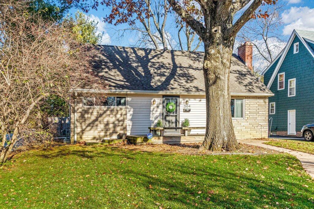 2654 Ruhl Avenue Columbus, OH 43209 - Photo 3 of 30 Exterior front