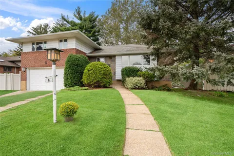$958,000 | 8 Westminster Road, Syosset, NY 11791