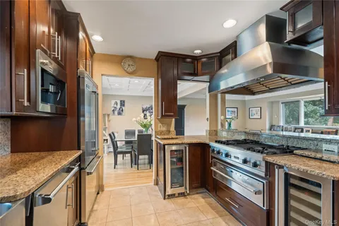 $958,000 | 8 Westminster Road, Syosset, NY 11791