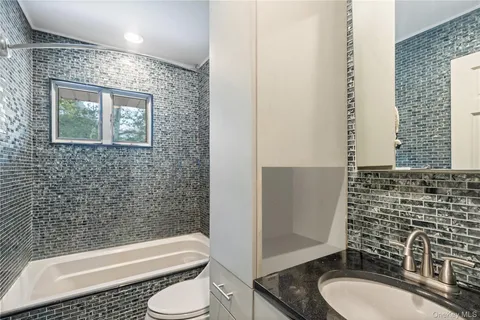 $958,000 | 8 Westminster Road, Syosset, NY 11791