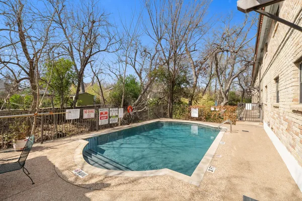 a view of backyard of the house